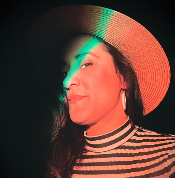 Jess Rae New Single “Let In The Light” – Hot Lunch Music